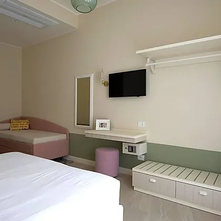 Pan Di Zenzero Icecream Hotel 3*