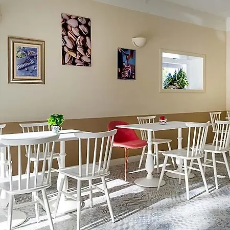 Pan Di Zenzero Icecream Hotel 3*